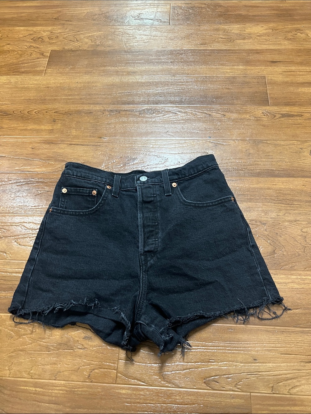 Levi’s Ribcage shorts